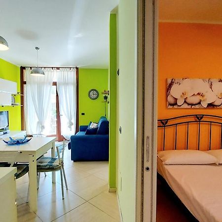Colors Pool Apartment バルドリーノ エクステリア 写真