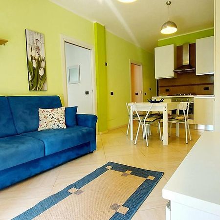 Colors Pool Apartment バルドリーノ エクステリア 写真
