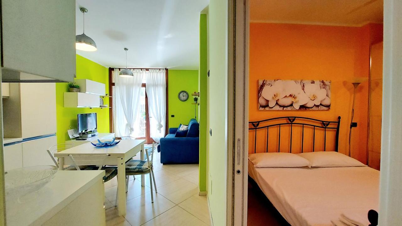 Colors Pool Apartment バルドリーノ エクステリア 写真