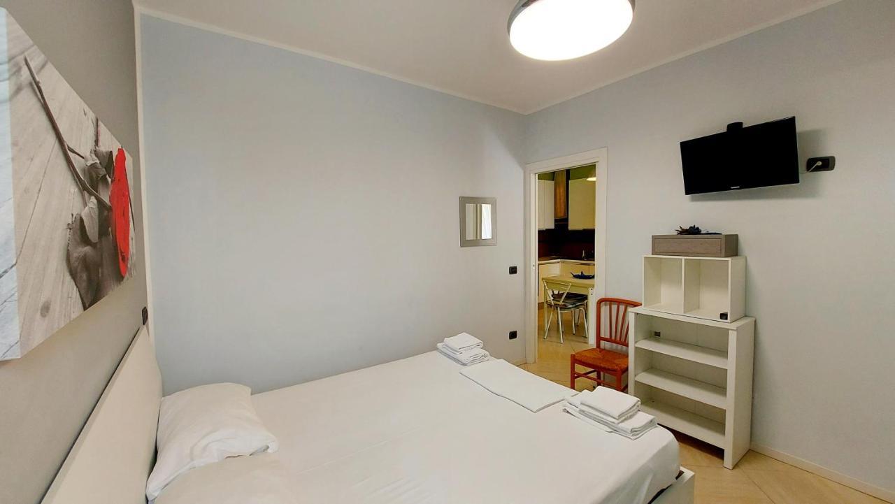 Colors Pool Apartment バルドリーノ エクステリア 写真