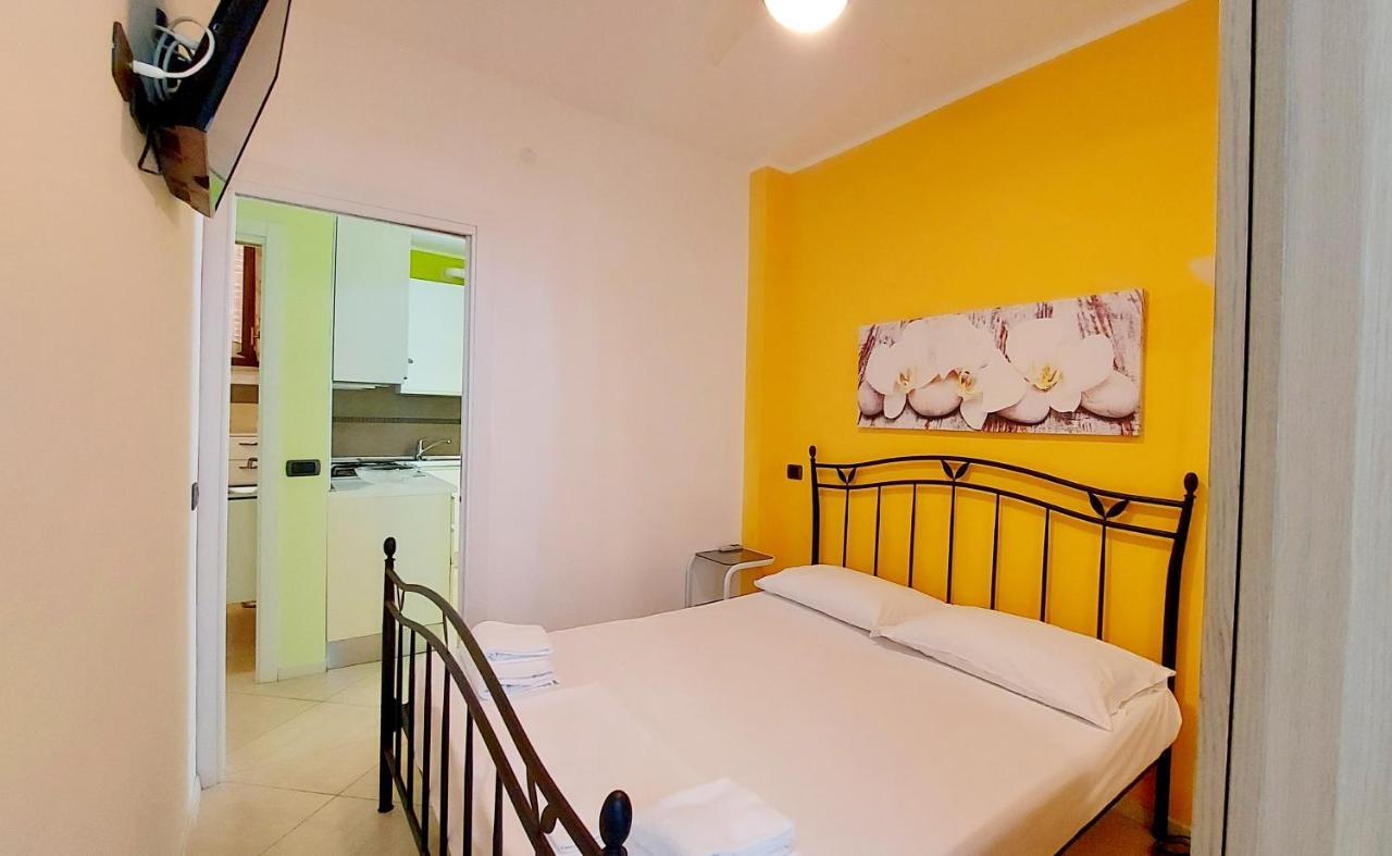Colors Pool Apartment バルドリーノ エクステリア 写真