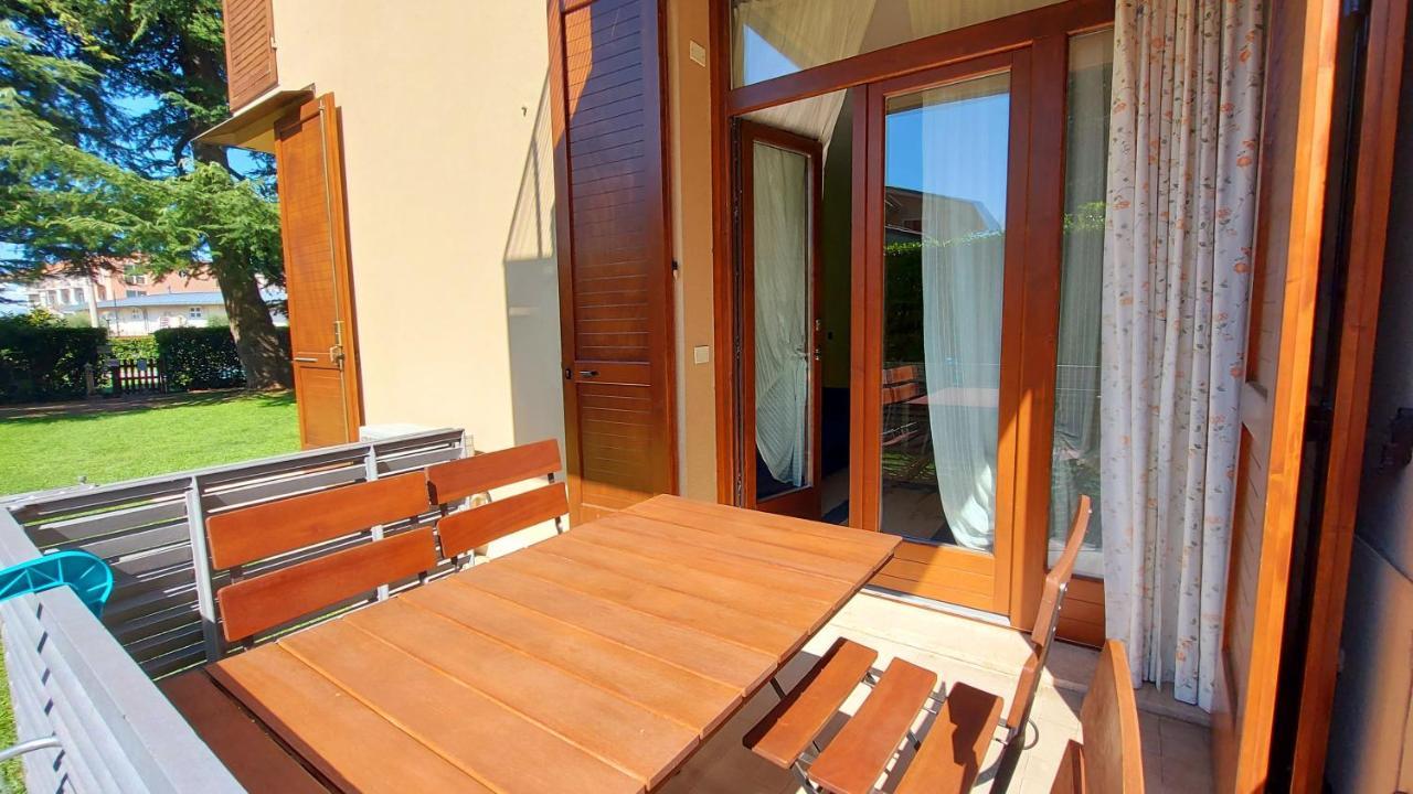 Colors Pool Apartment バルドリーノ エクステリア 写真