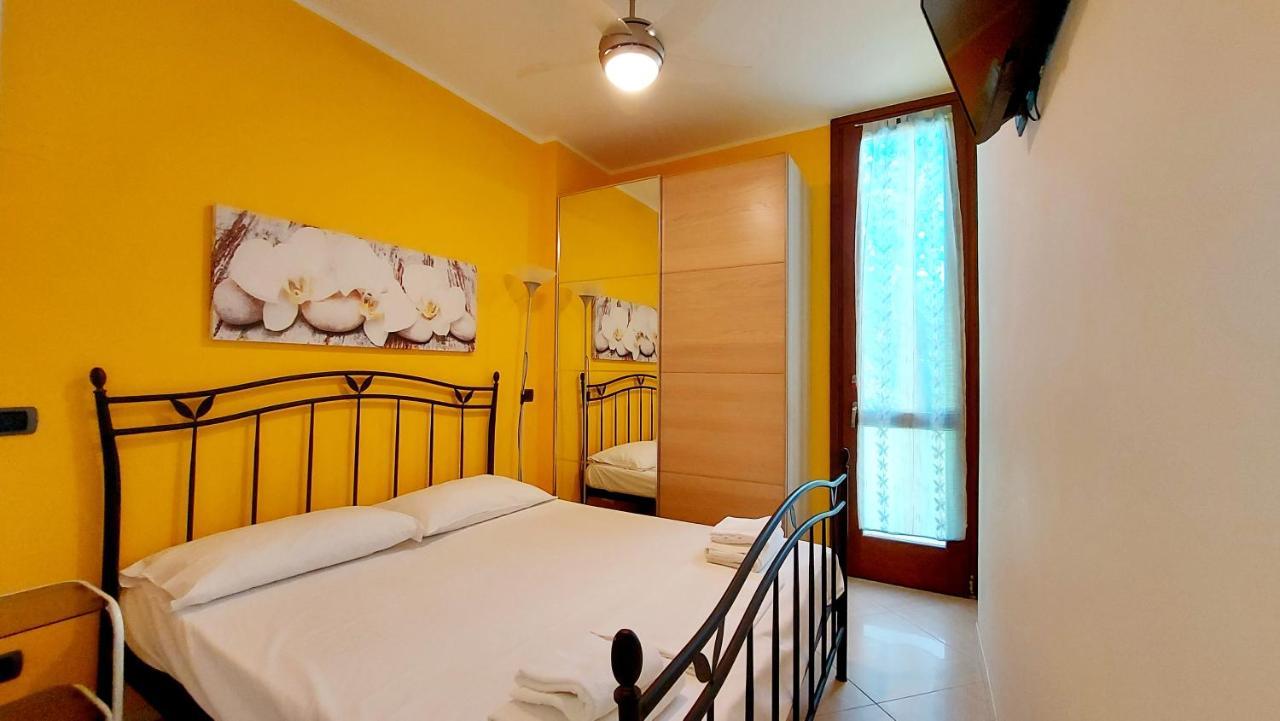 Colors Pool Apartment バルドリーノ エクステリア 写真