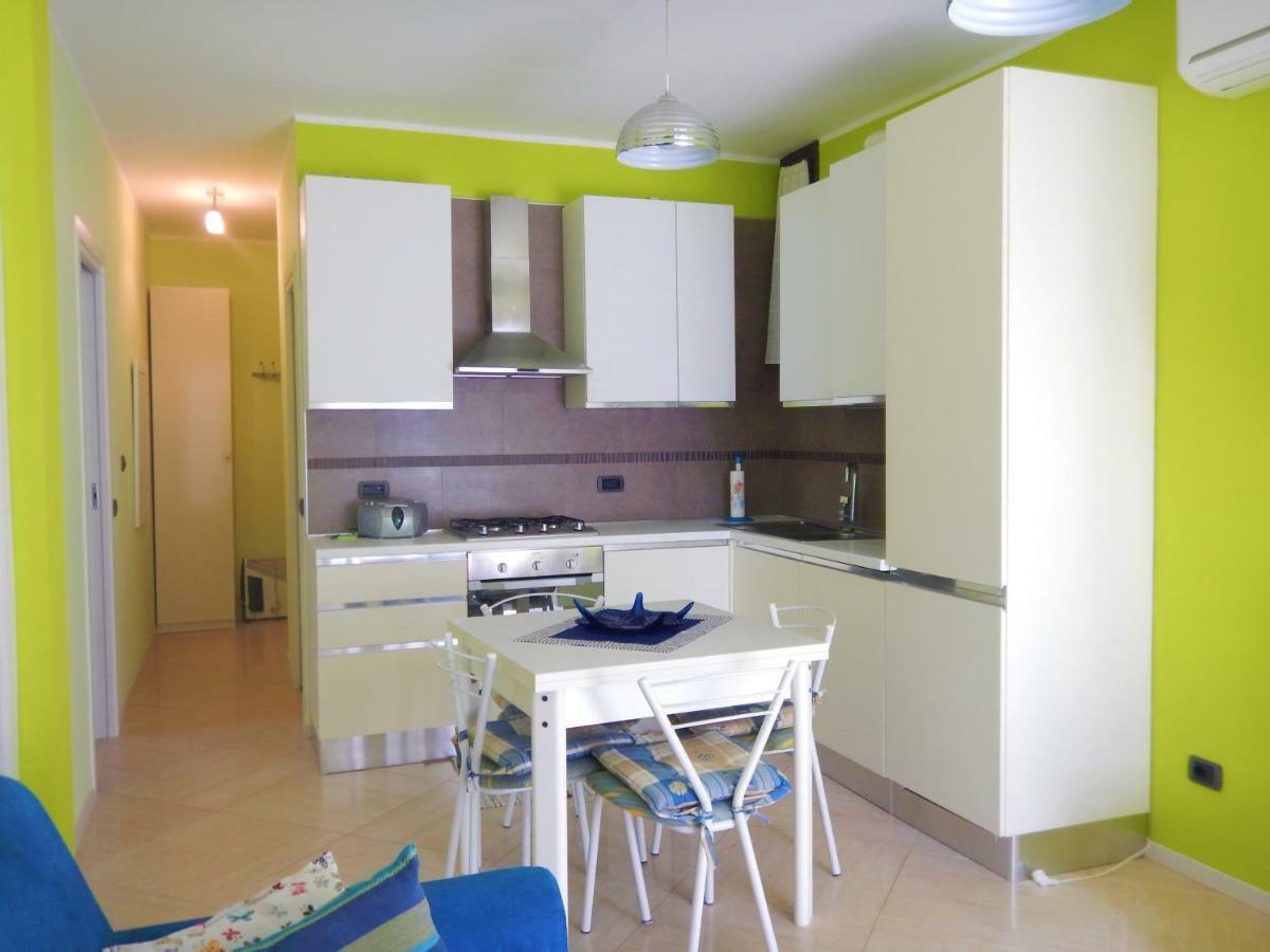 Colors Pool Apartment バルドリーノ エクステリア 写真